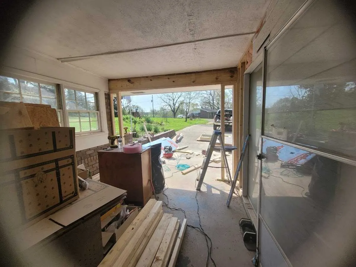 Air movers and dehumidifier for Drying & Dehumidification in Gaithersburg